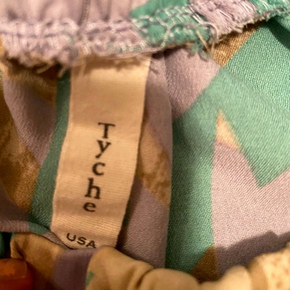 Flowy Elastic Waist Shorts in Graphic Print from Red Dress Boutique - Picture 3 of 3